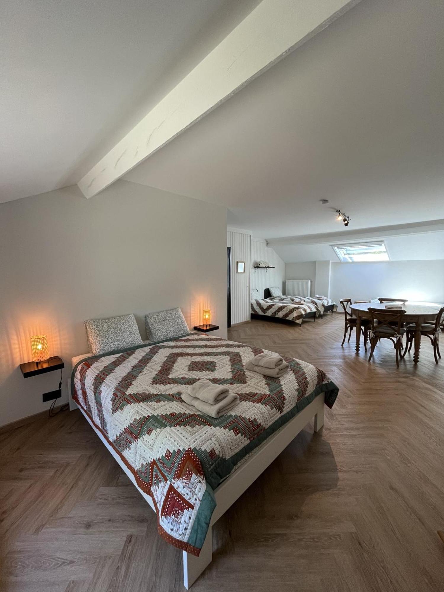 Habitat Bed and Breakfast Momignies Exteriör bild